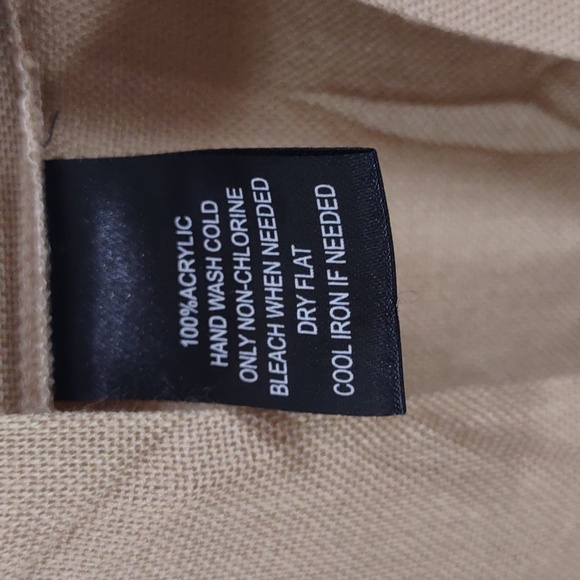 Fraas Lightweight Border Plaid Poncho,Color Camel. - Picture 5 of 13